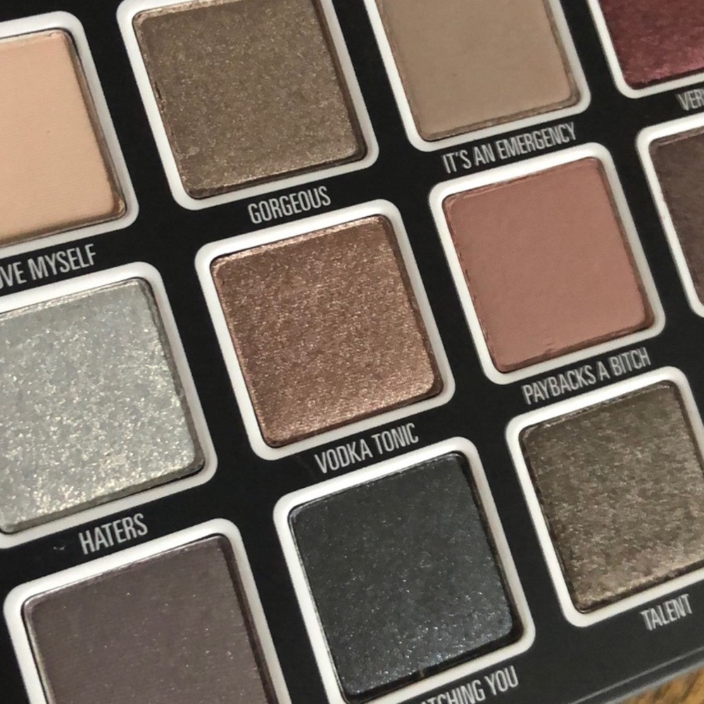 Kylie Cosmetics Momager eyeshadow palette